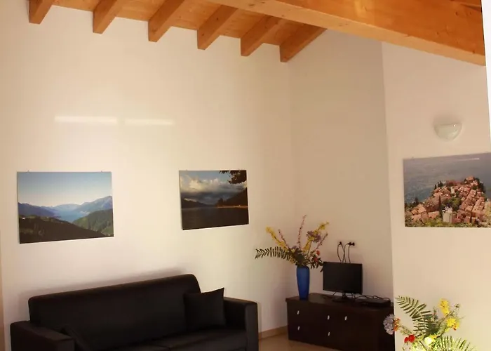 Le Azalee & Apartment Vercana