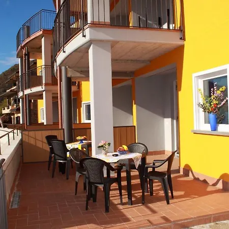 Le Azalee & Apartment Vercana