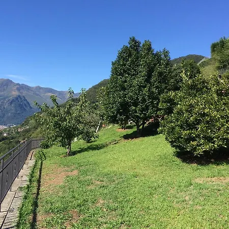 Le Azalee & Apartmán Vercana