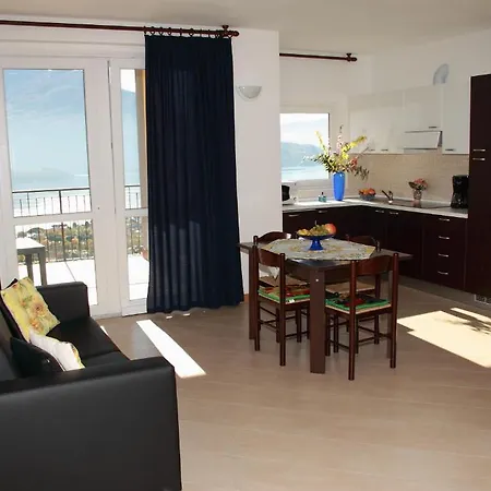 Apartmán Le Azalee & Vercana